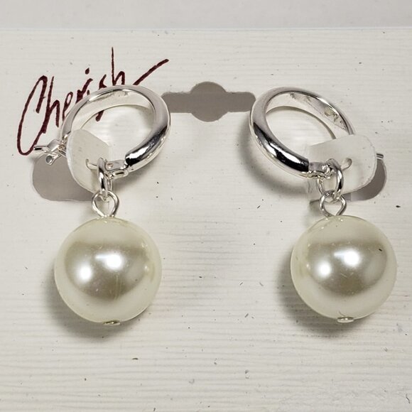 Women's Stylish Polished Silver tone Drop Dangle Design Beaded Leverbak Earrings - Picture 3 of 4